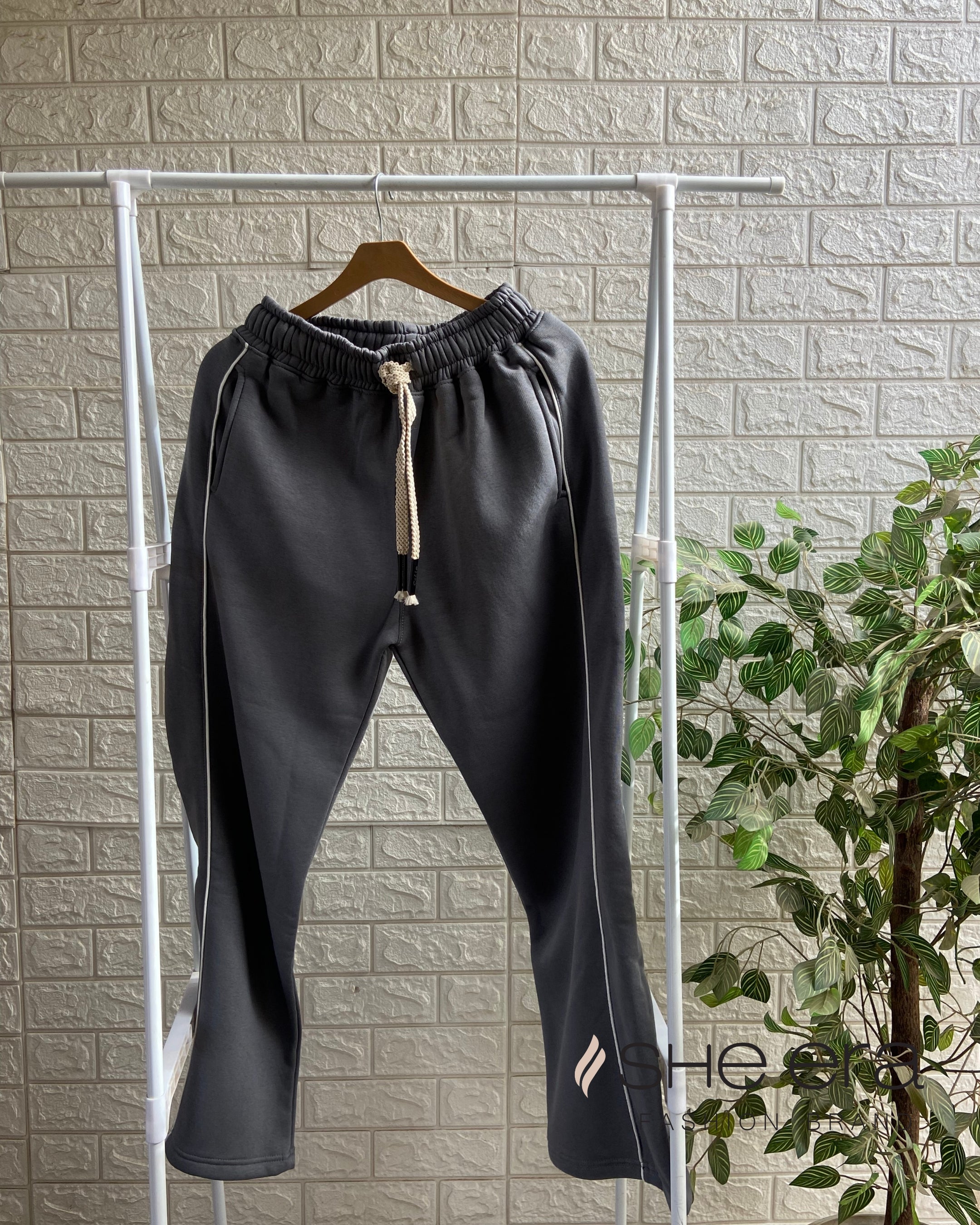 Line pants – SHE ERA