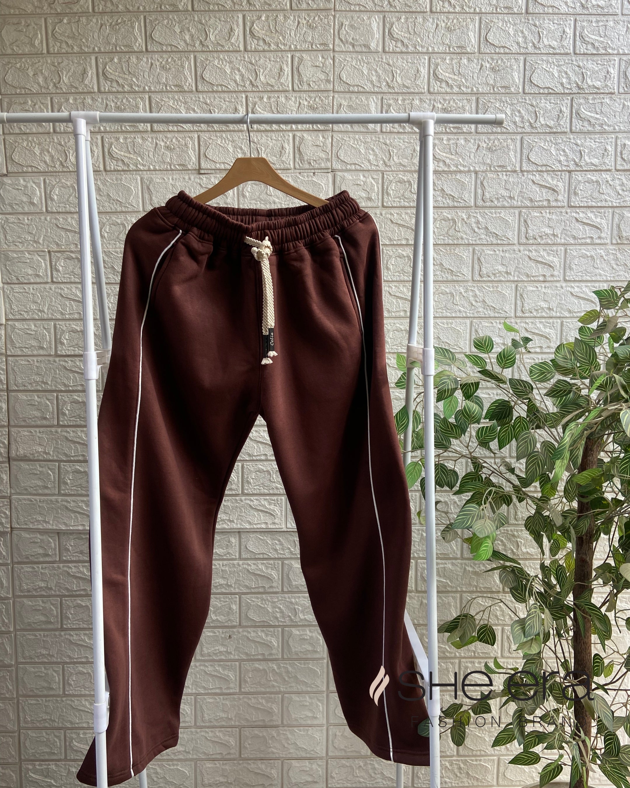 Line pants